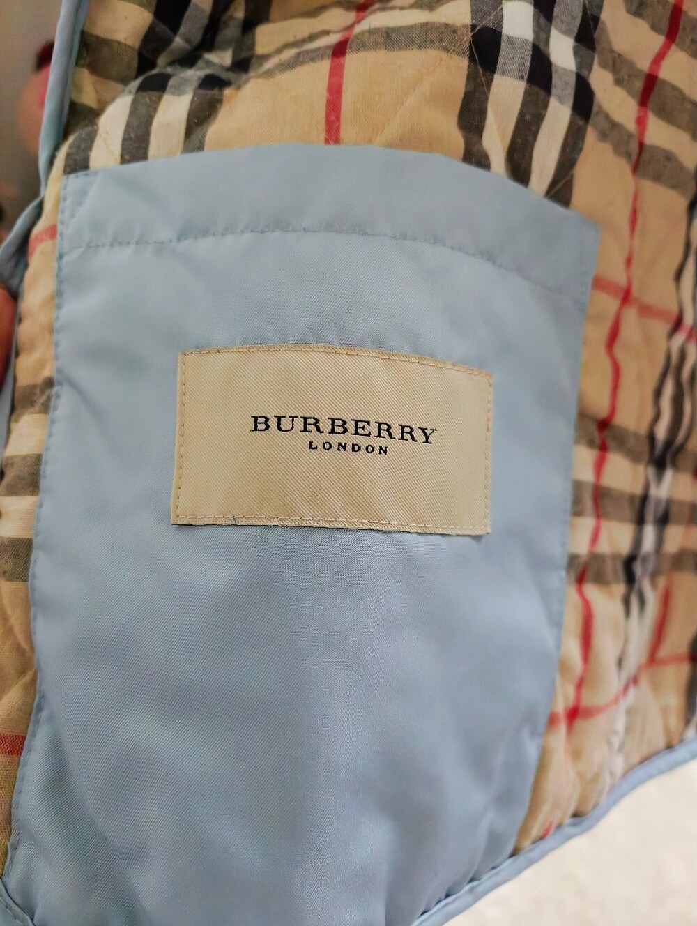 Burberry Light Blue Quilted Shirt Jacket with Classic Check Lining - Picture 5 of 6